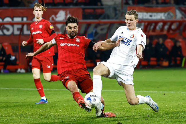 荷甲赛前再迎强敌，皇家社会绝杀压哨，主帅态度：管理层满意，资深球员宣示担当的简单介绍