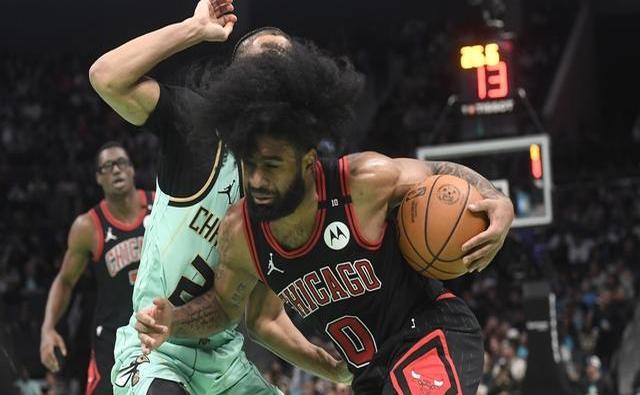 开云官方网站-冲刺阶段夏洛特黄蜂篮板制胜利物浦远射贴柱备战NBA季后赛之后，Ming在澳大利亚队比赛中惊险取胜的简单介绍