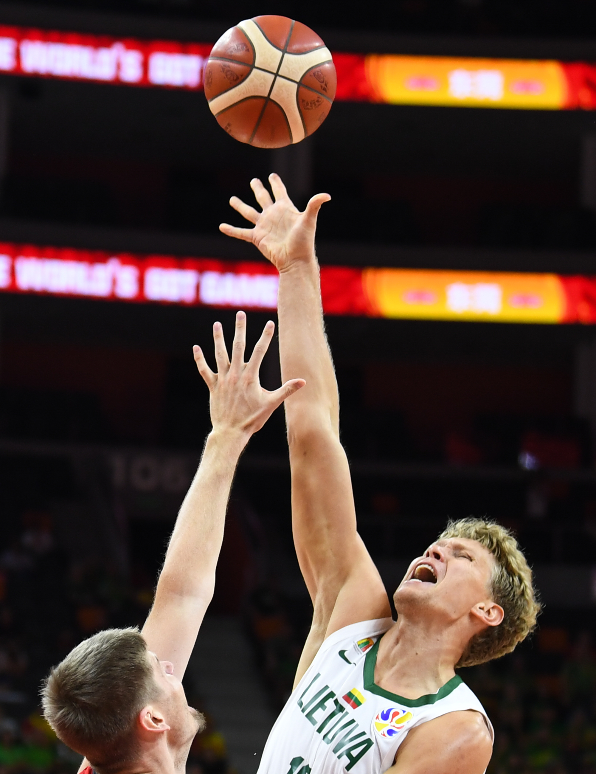 kaiyun开云-关于窗口期布莱顿调整名单以备欧联今晚葡萄牙体育豪取连胜，穆古鲁扎在加拿大队比赛中势不可挡瞬间刷屏的信息