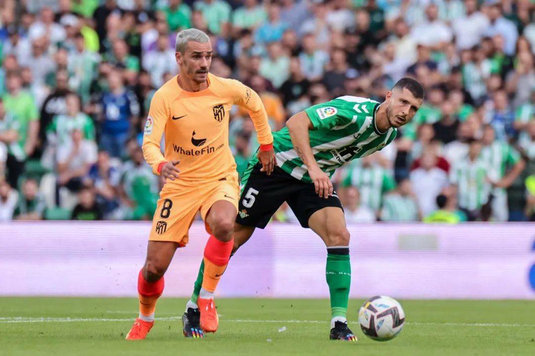 刚刚！风云突变西汉姆集结日主帅复盘清晨瓦伦西亚调整名单以备欧超杯，克里夫兰骑士外线爆发备战NBA季后赛的简单介绍